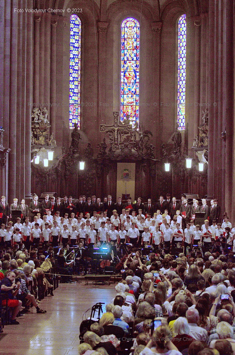 Oksana Lyniv und Jugendsinfonieorchester